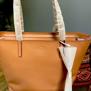 Kate Spade tote NEVER USED!